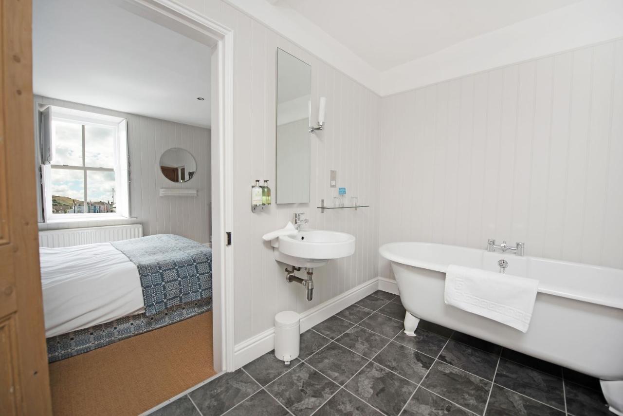 Harbourmaster Hotel Aberaeron Eksteriør billede